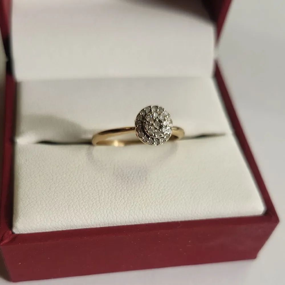 10K Gold Diamond Daisy Cluster Engagement Ring Size 9